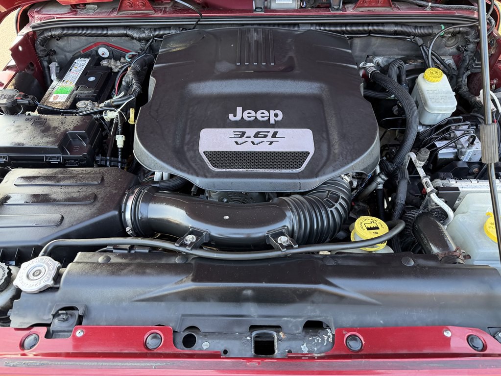 2012 Jeep Wrangler Image 19