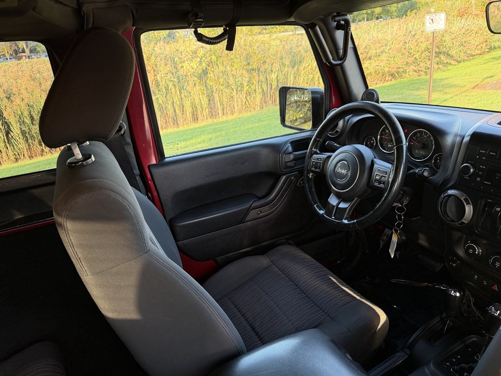 2012 Jeep Wrangler Image 23
