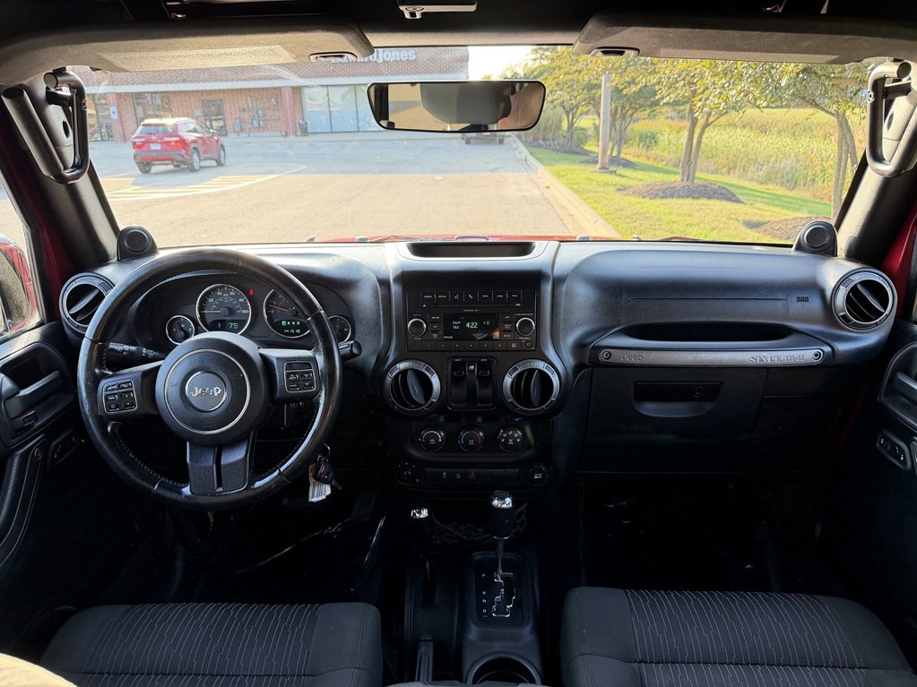 2012 Jeep Wrangler Image 31