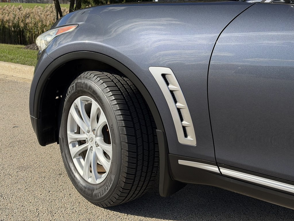 2009 INFINITI FX35 Image 9