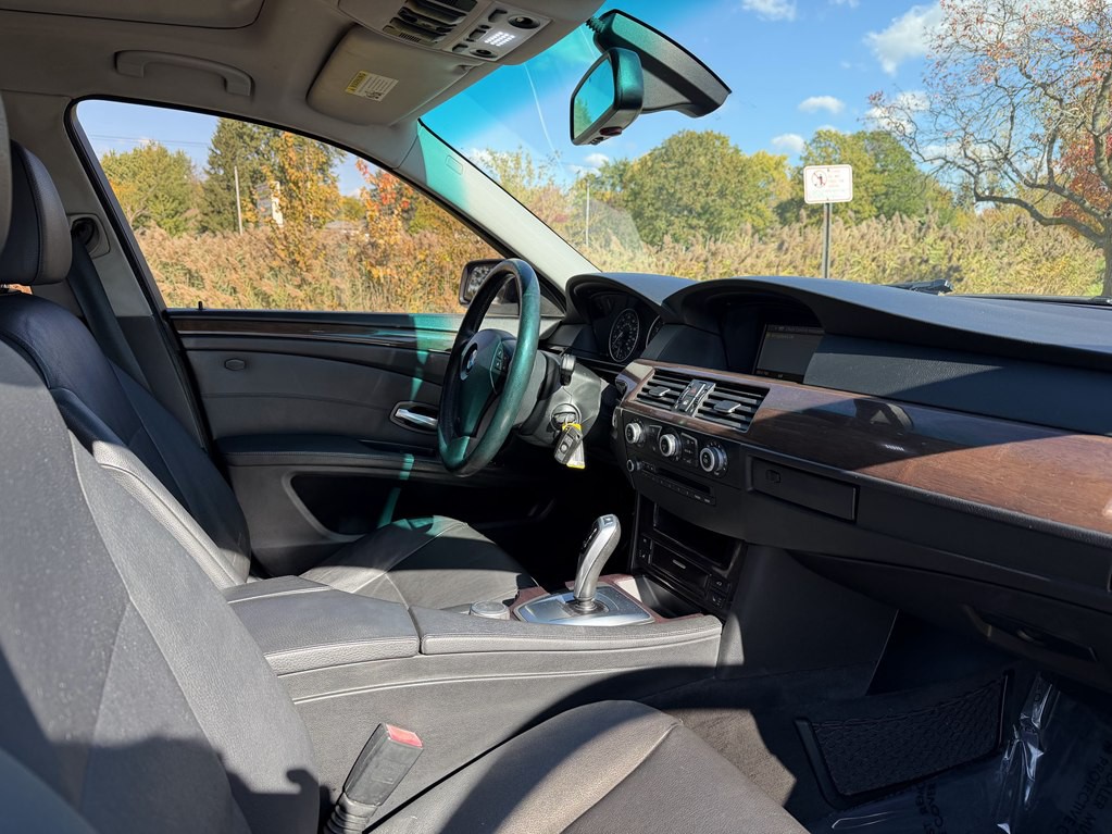 2008 BMW 5 Series Image 26