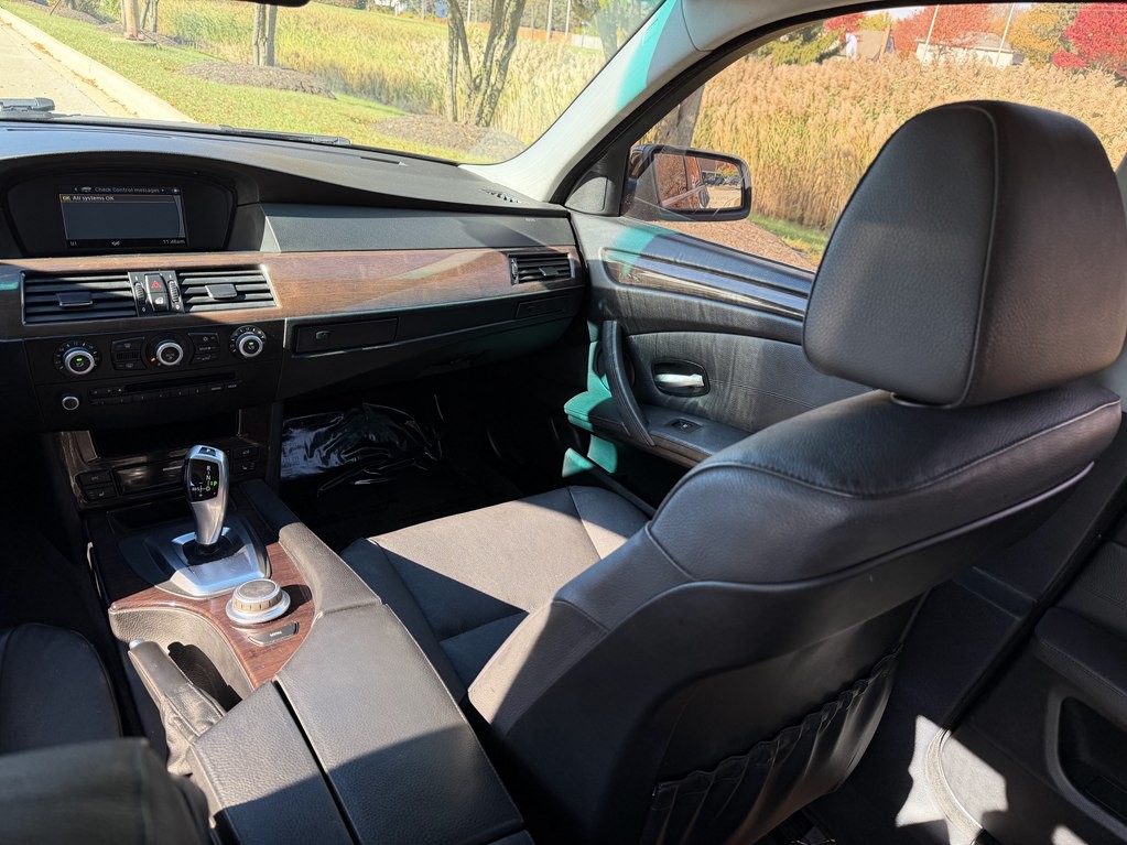 2008 BMW 5 Series Image 35