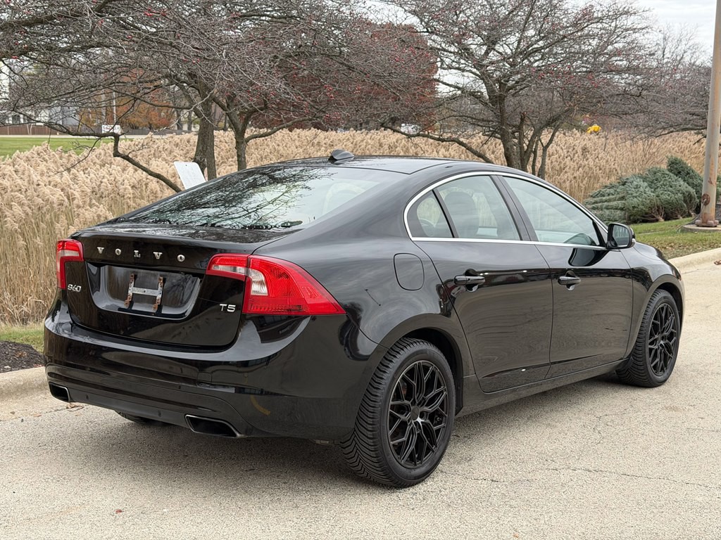 2015 Volvo S60 Image 2