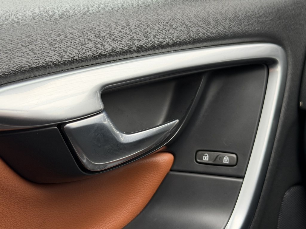 2015 Volvo S60 Image 30