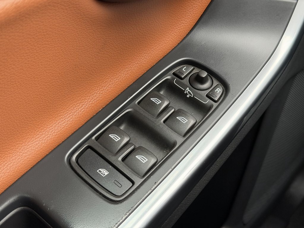 2015 Volvo S60 Image 32