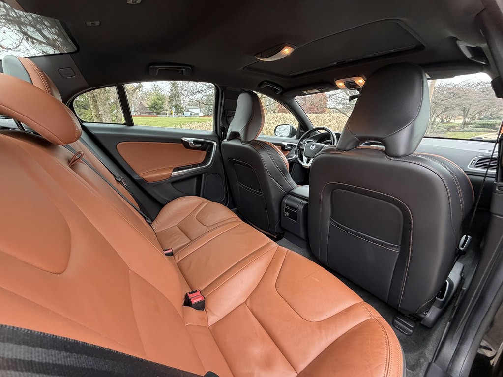 2015 Volvo S60 Image 39