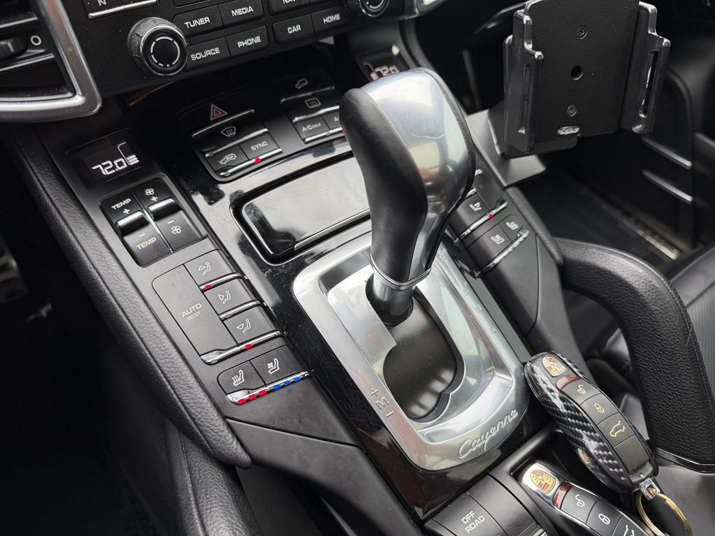 2018 Porsche Cayenne Image 40