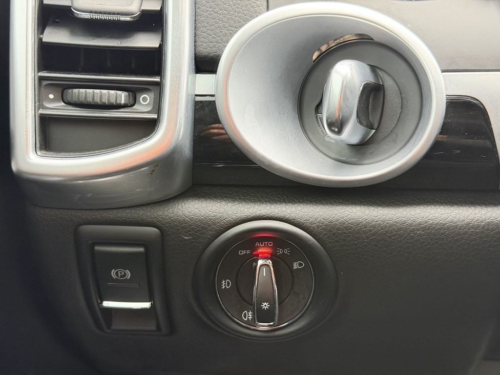 2018 Porsche Cayenne Image 47