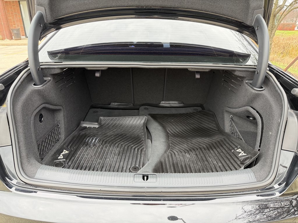 2017 Audi A4 Image 16