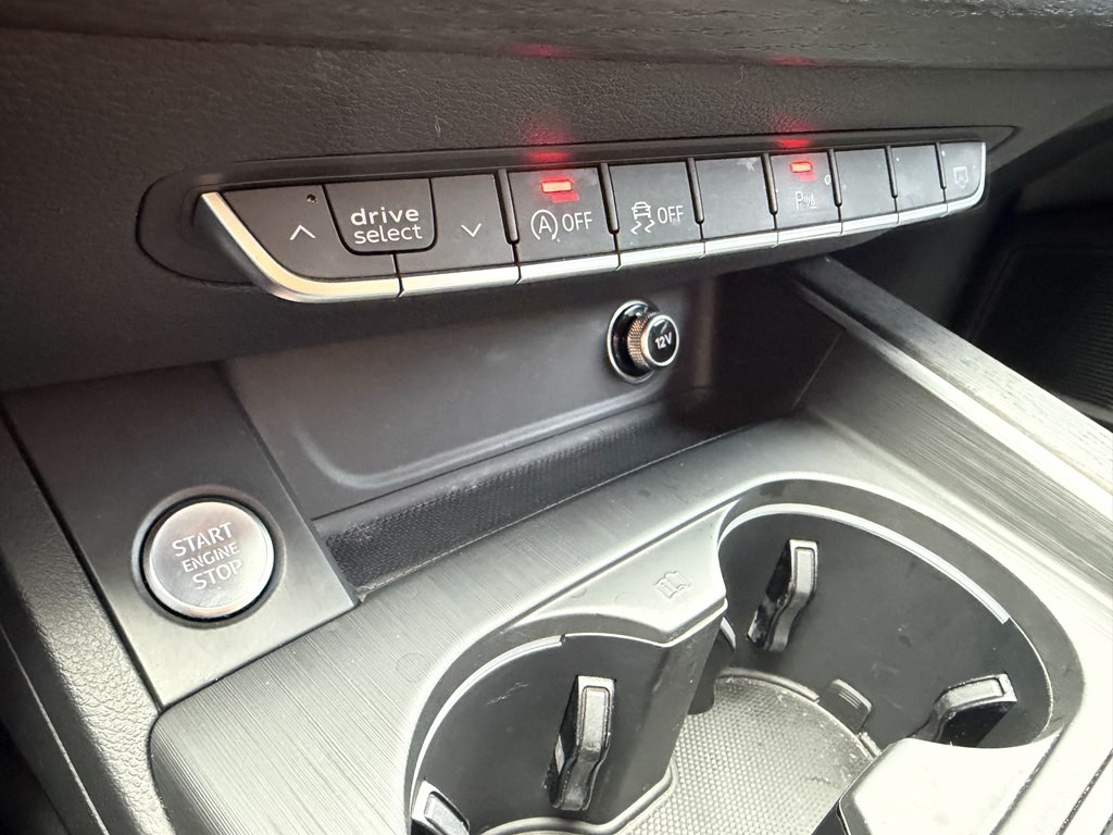 2017 Audi A4 Image 23