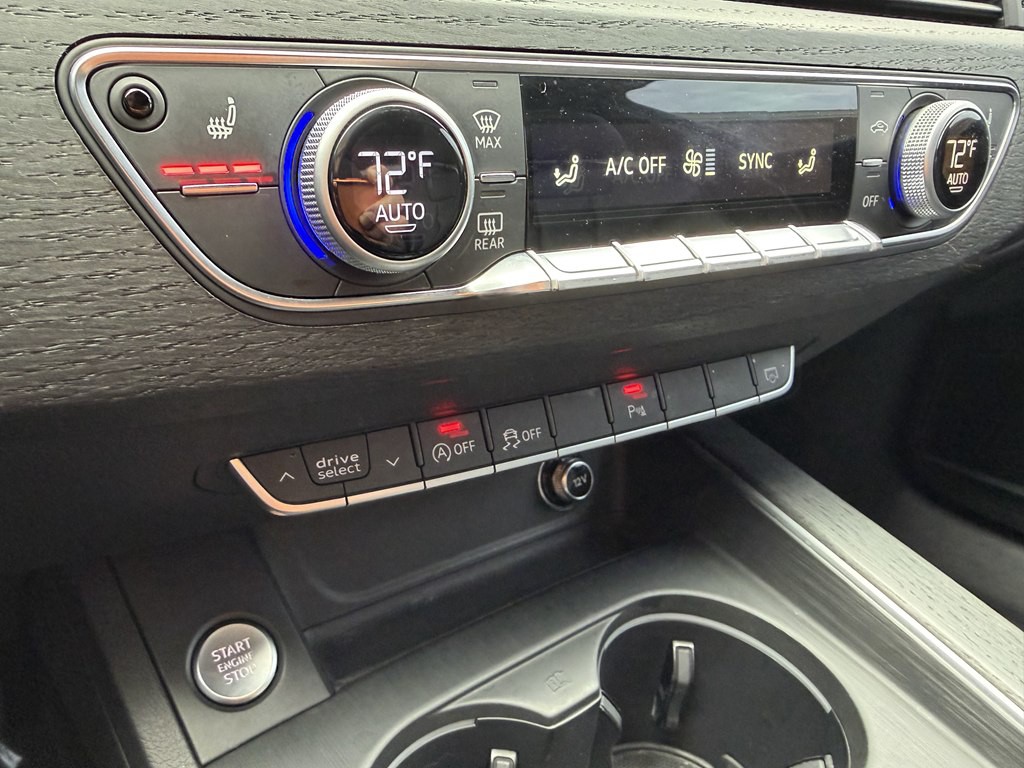 2017 Audi A4 Image 24