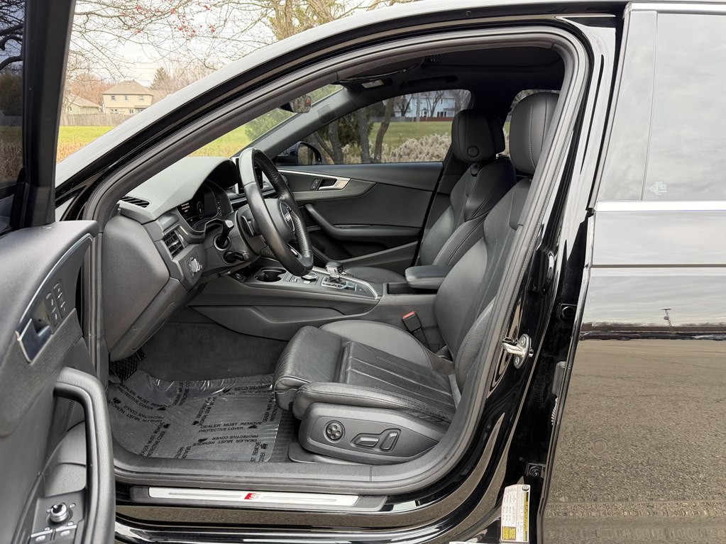 2017 Audi A4 Image 41