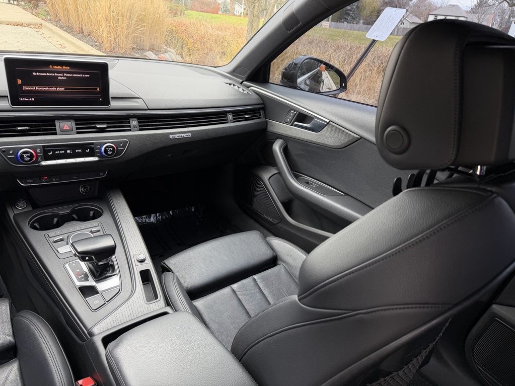 2017 Audi A4 Image 44