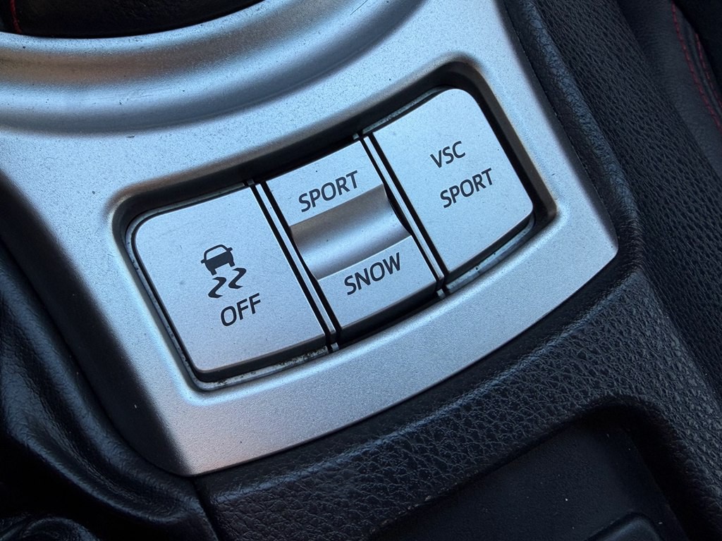 2014 Subaru BRZ Image 33