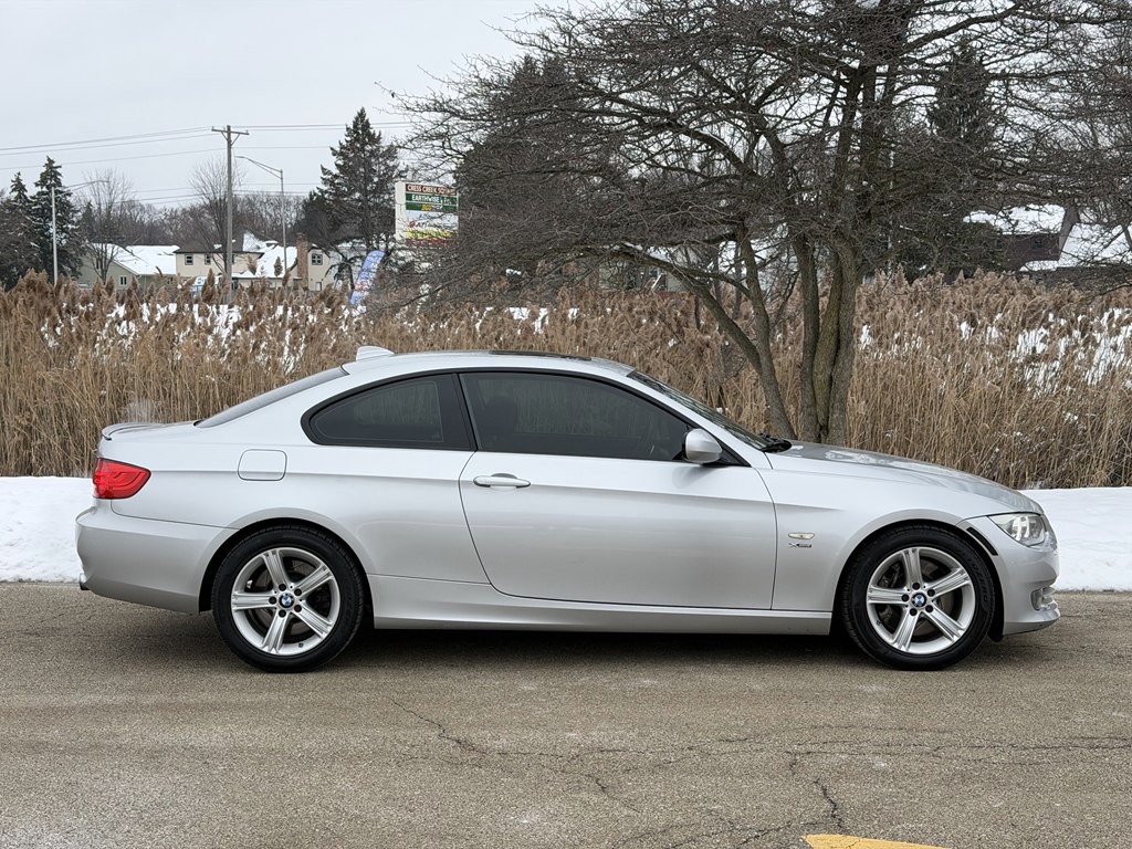 2011 BMW 3 Series Image 5