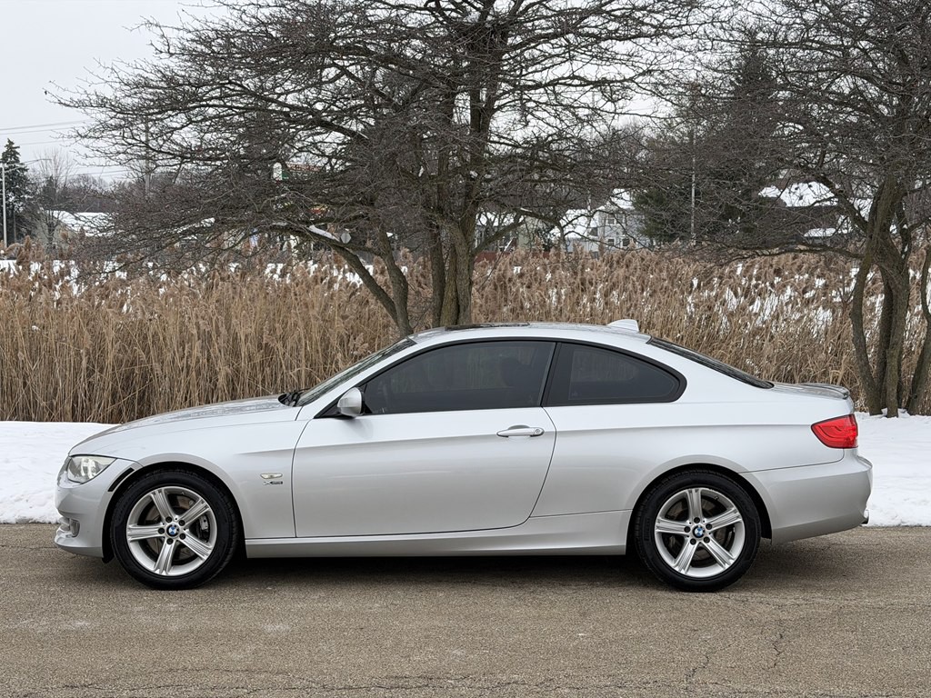 2011 BMW 3 Series Image 6