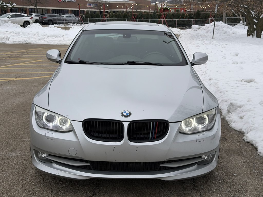 2011 BMW 3 Series Image 7