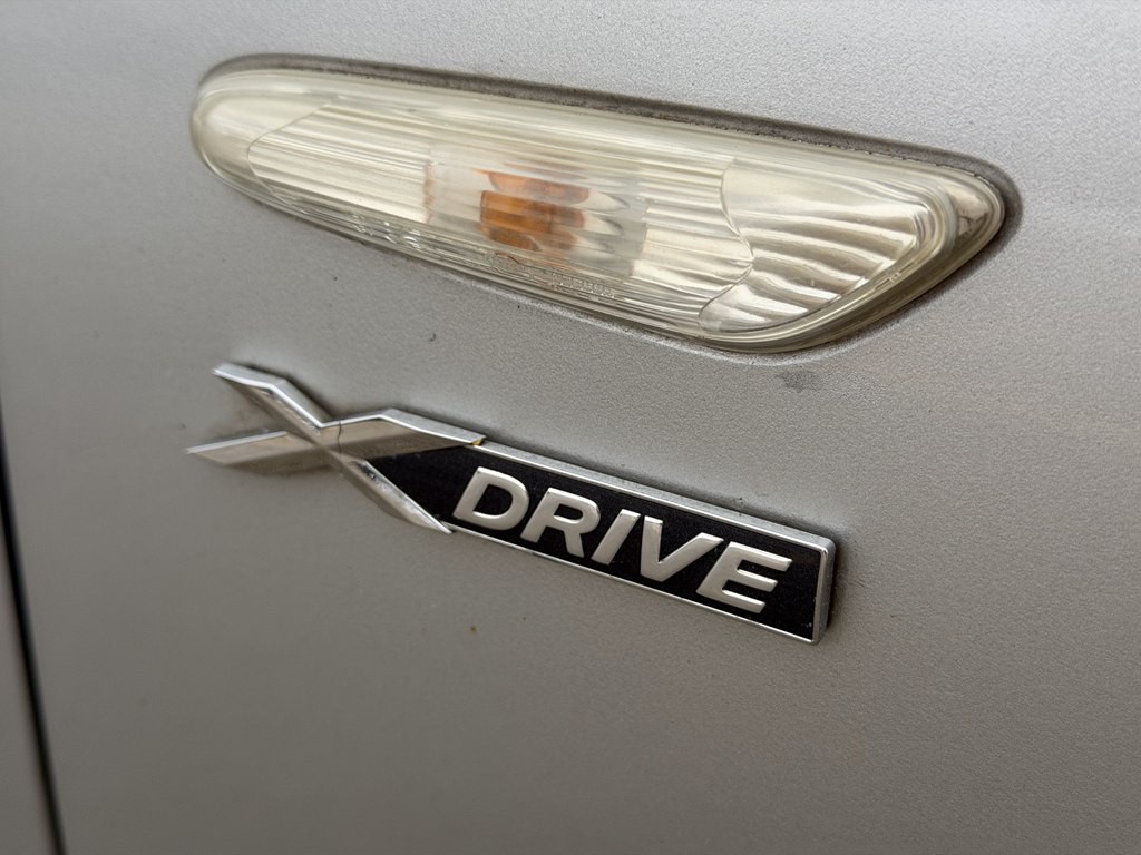 2011 BMW 3 Series Image 9