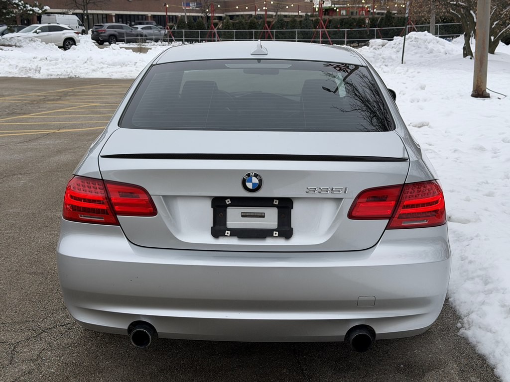 2011 BMW 3 Series Image 10