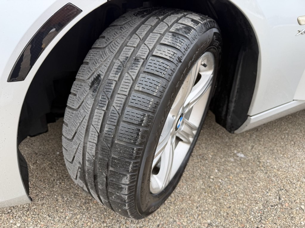 2011 BMW 3 Series Image 13