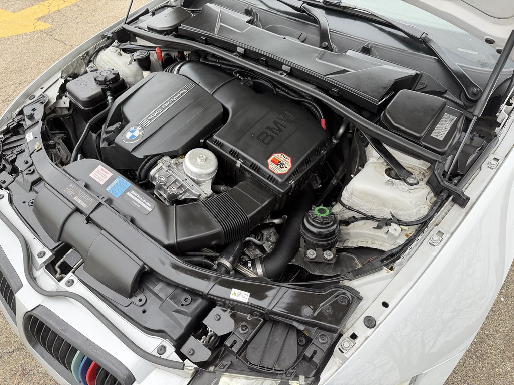 2011 BMW 3 Series Image 23