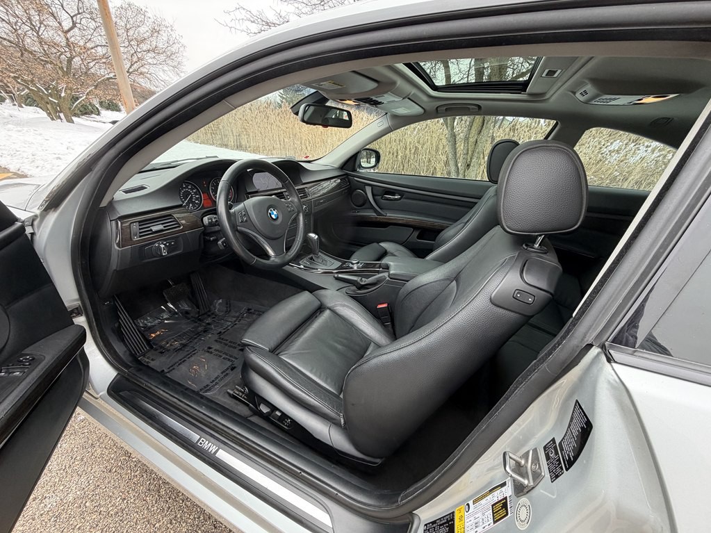 2011 BMW 3 Series Image 26