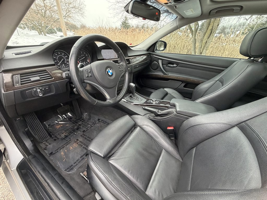 2011 BMW 3 Series Image 28