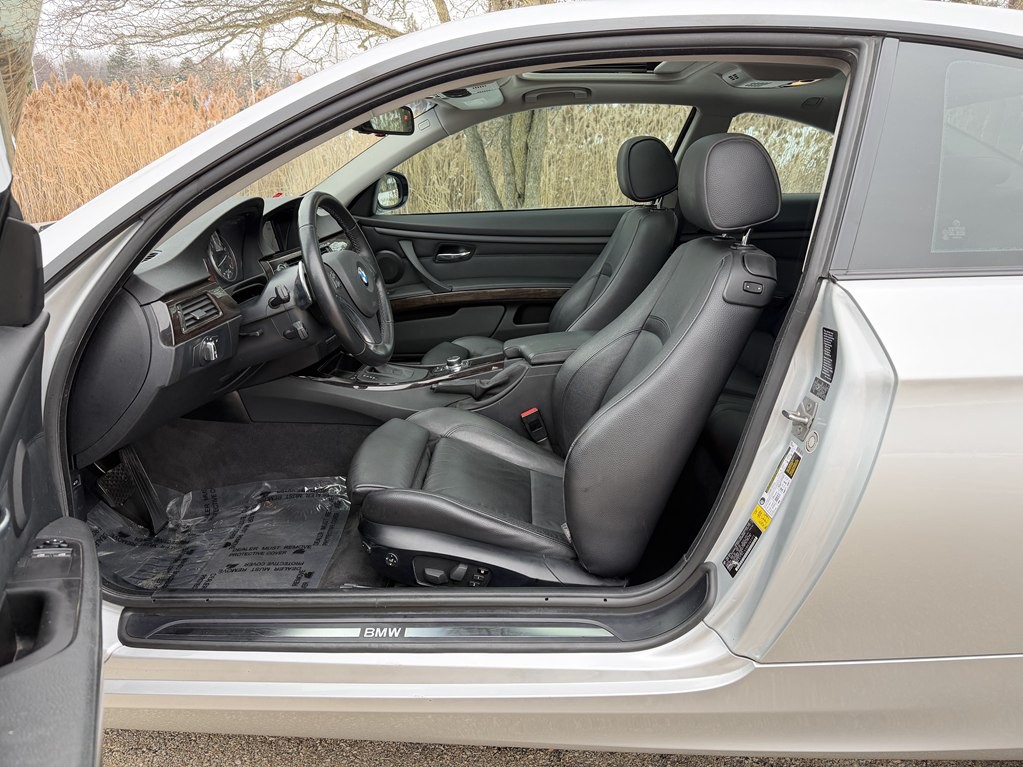 2011 BMW 3 Series Image 29