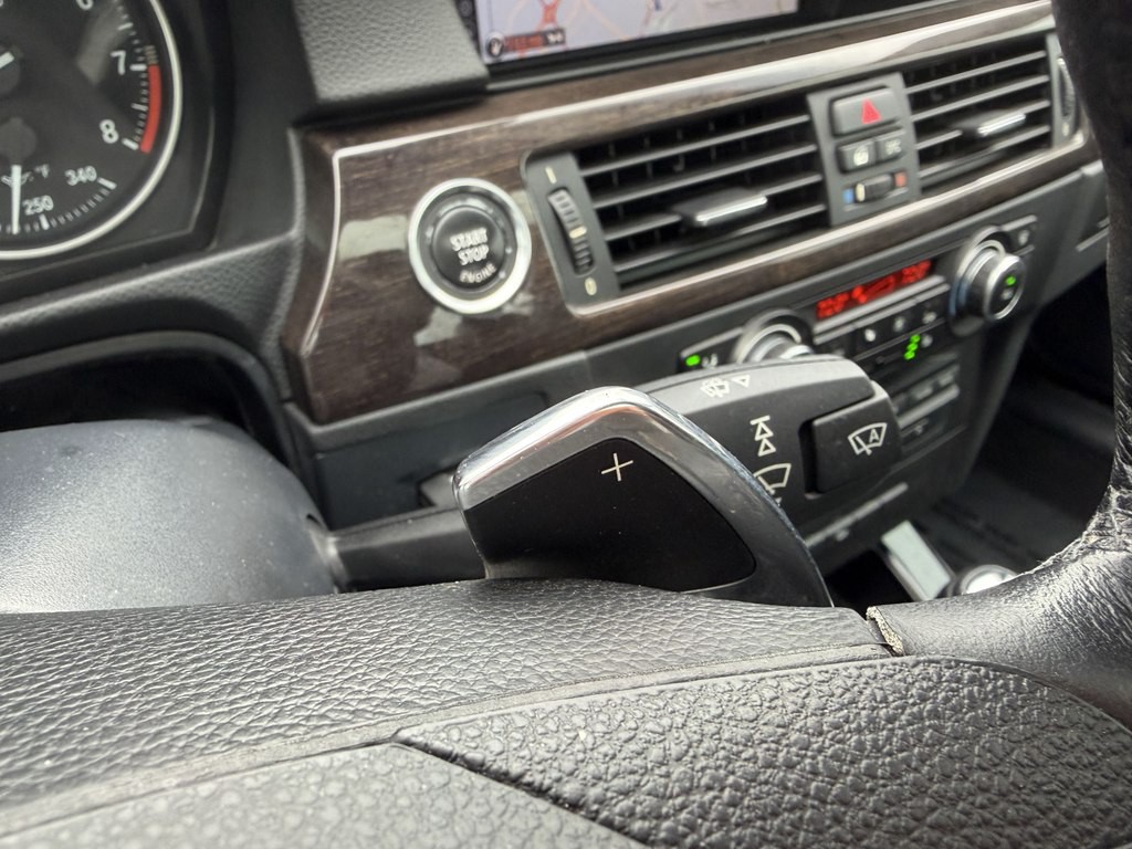 2011 BMW 3 Series Image 35