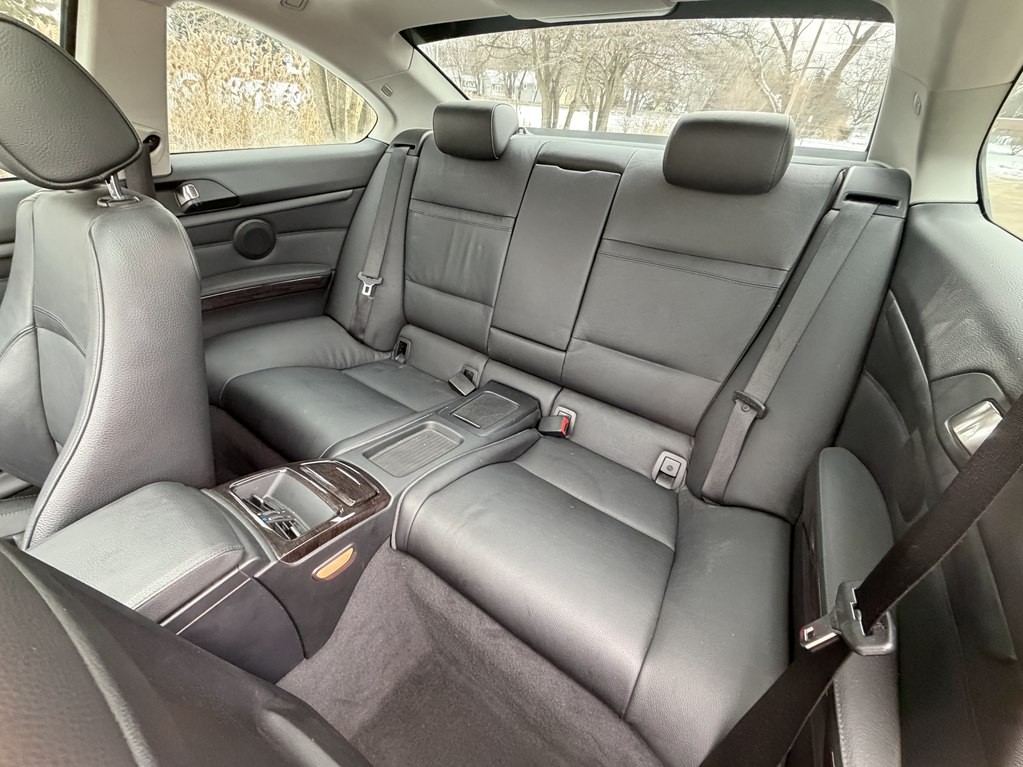 2011 BMW 3 Series Image 37