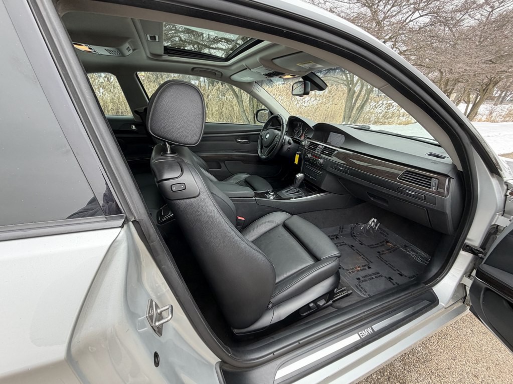 2011 BMW 3 Series Image 39