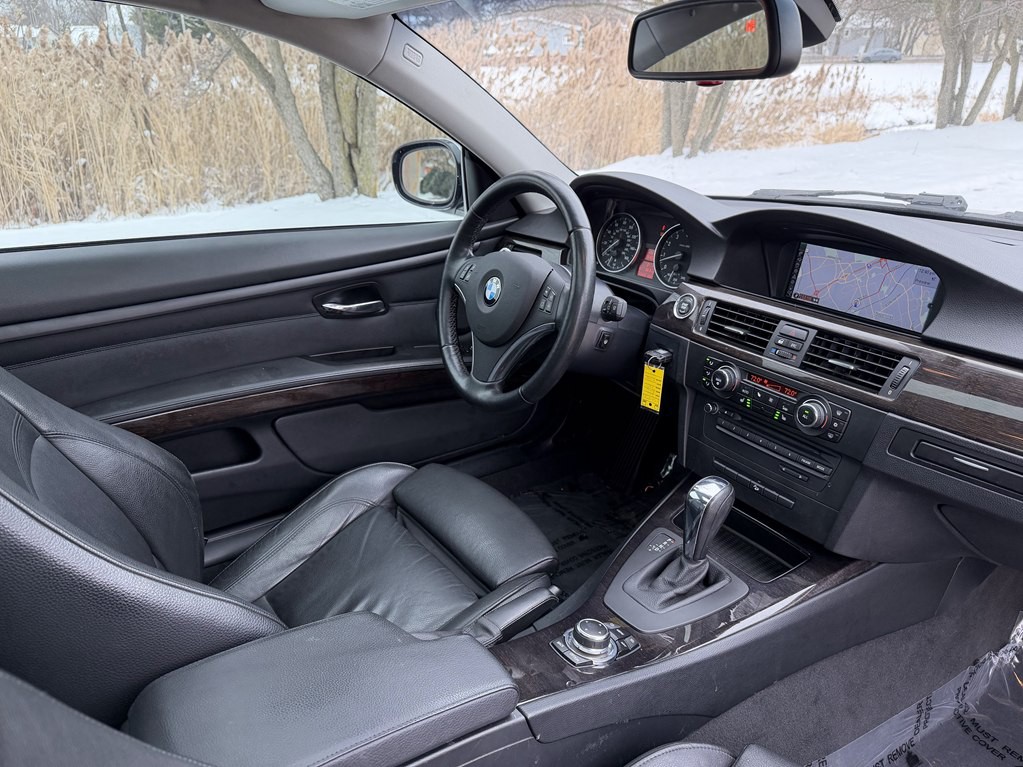 2011 BMW 3 Series Image 40