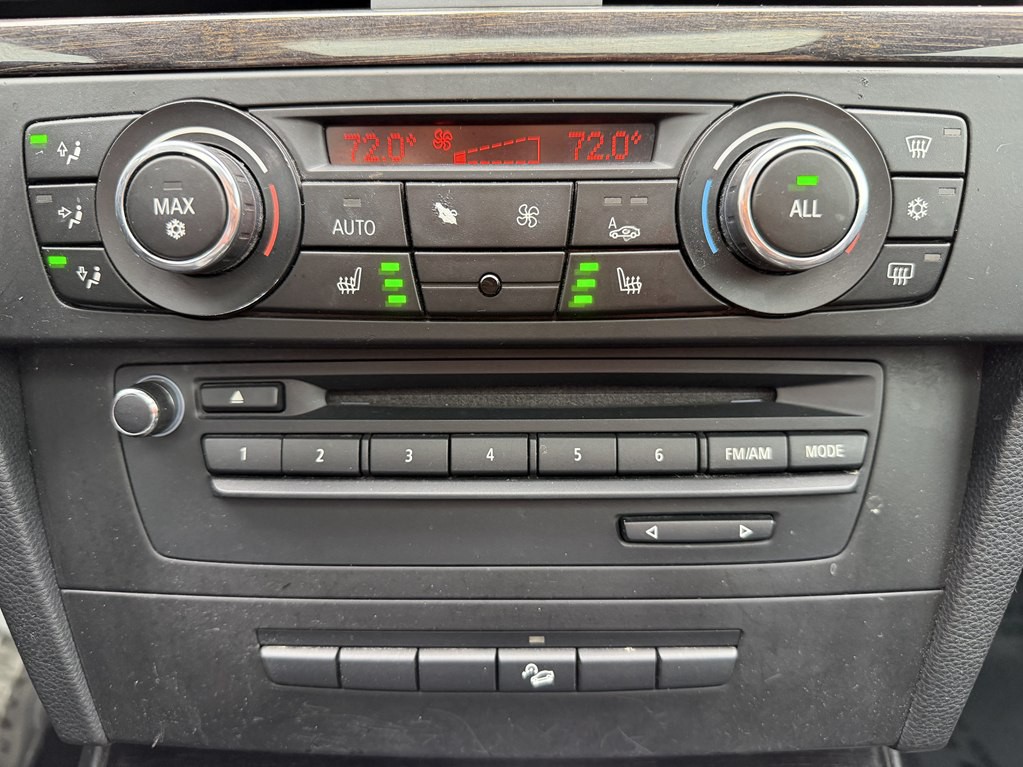 2011 BMW 3 Series Image 45