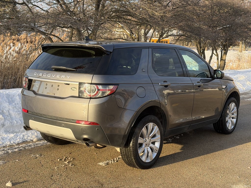 2016 Land Rover Discovery Sport Image 2