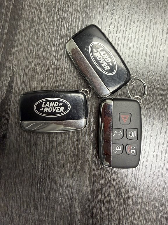 2016 Land Rover Discovery Sport Image 12