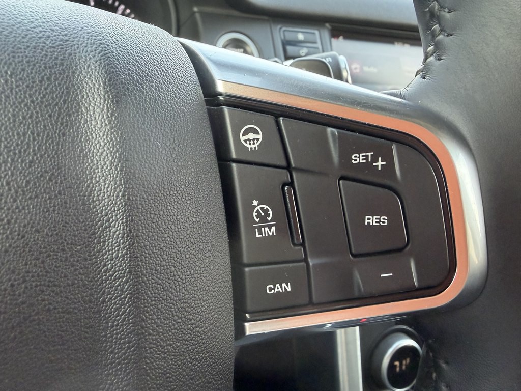 2016 Land Rover Discovery Sport Image 23