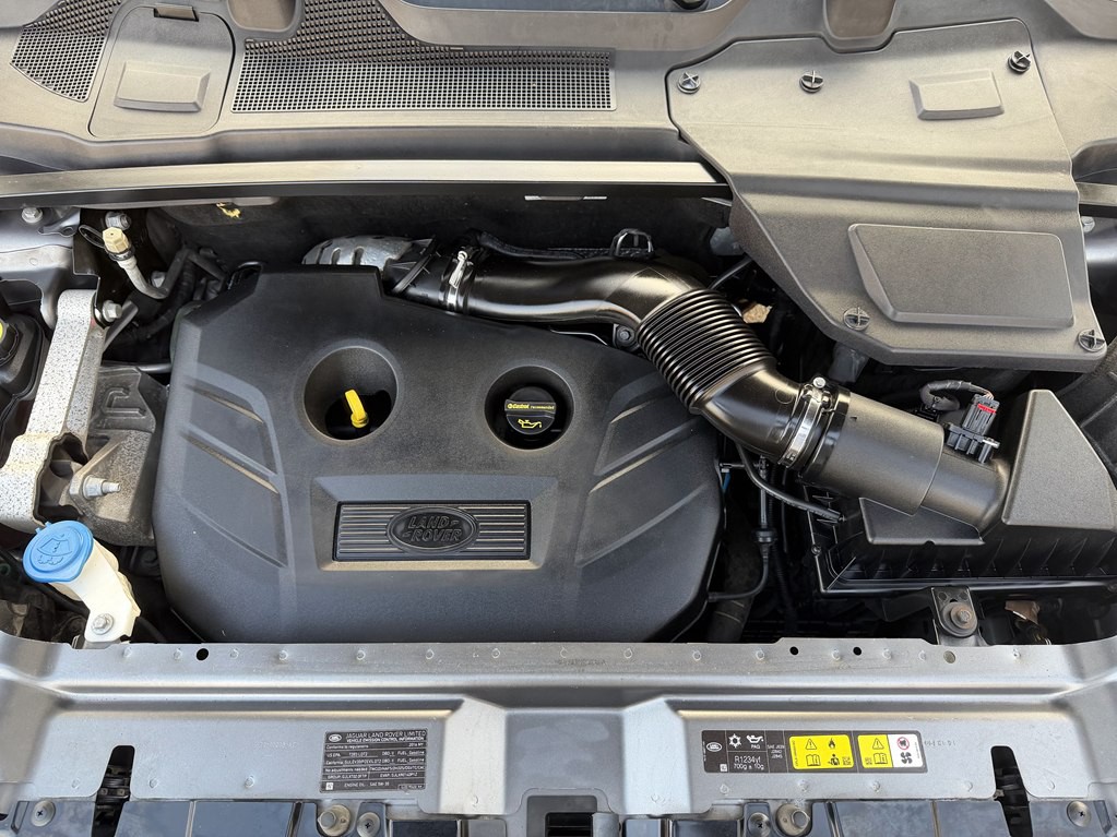 2016 Land Rover Discovery Sport Image 32