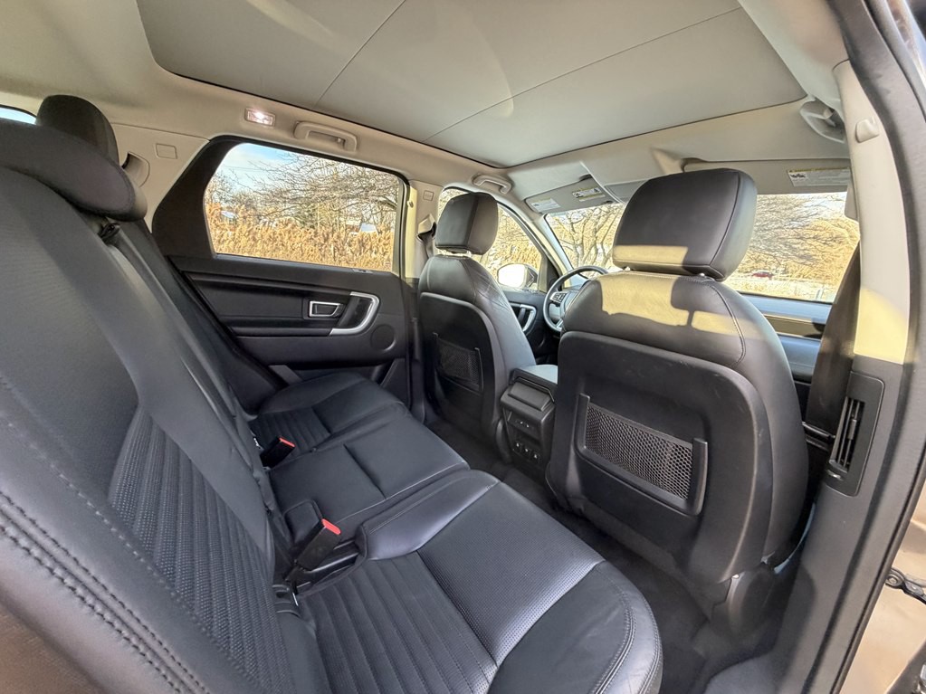 2016 Land Rover Discovery Sport Image 38