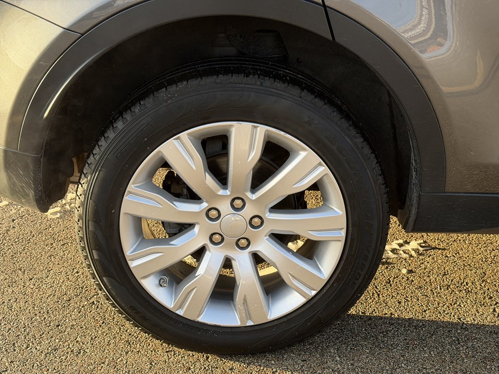 2016 Land Rover Discovery Sport Image 41