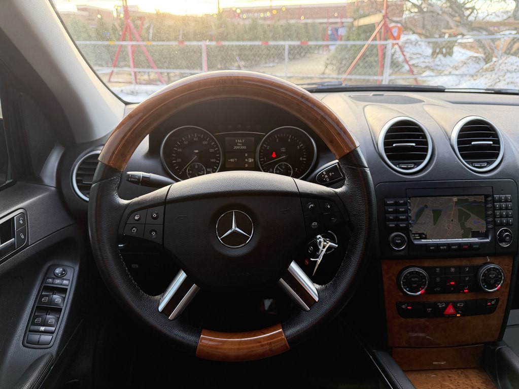 2008 Mercedes-Benz M-Class Image 36