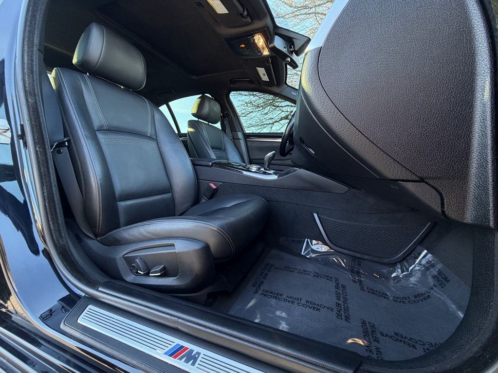 2016 BMW 5 Series Image 41