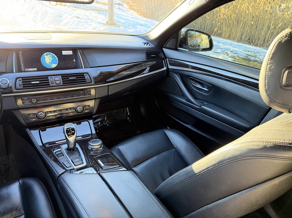 2016 BMW 5 Series Image 48