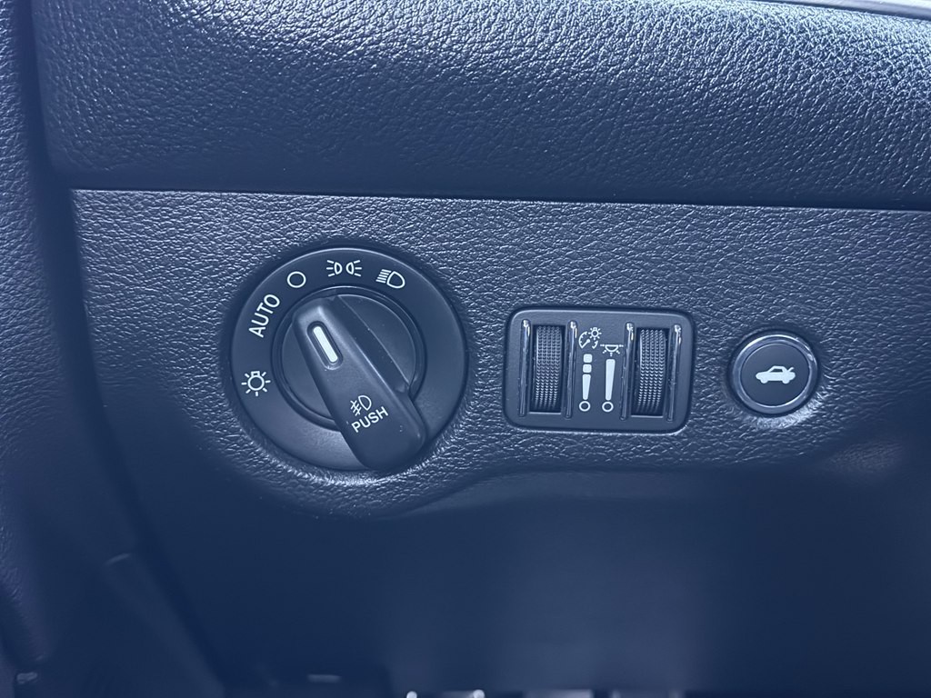 2019 Dodge Challenger Image 46