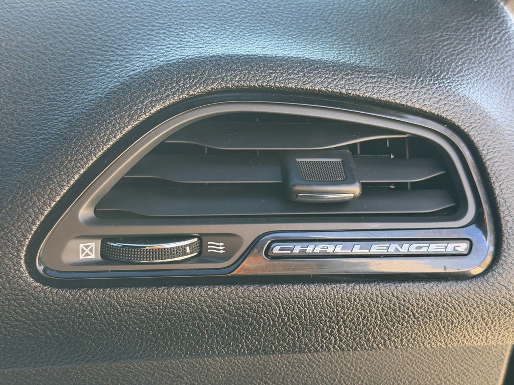 2019 Dodge Challenger Image 58