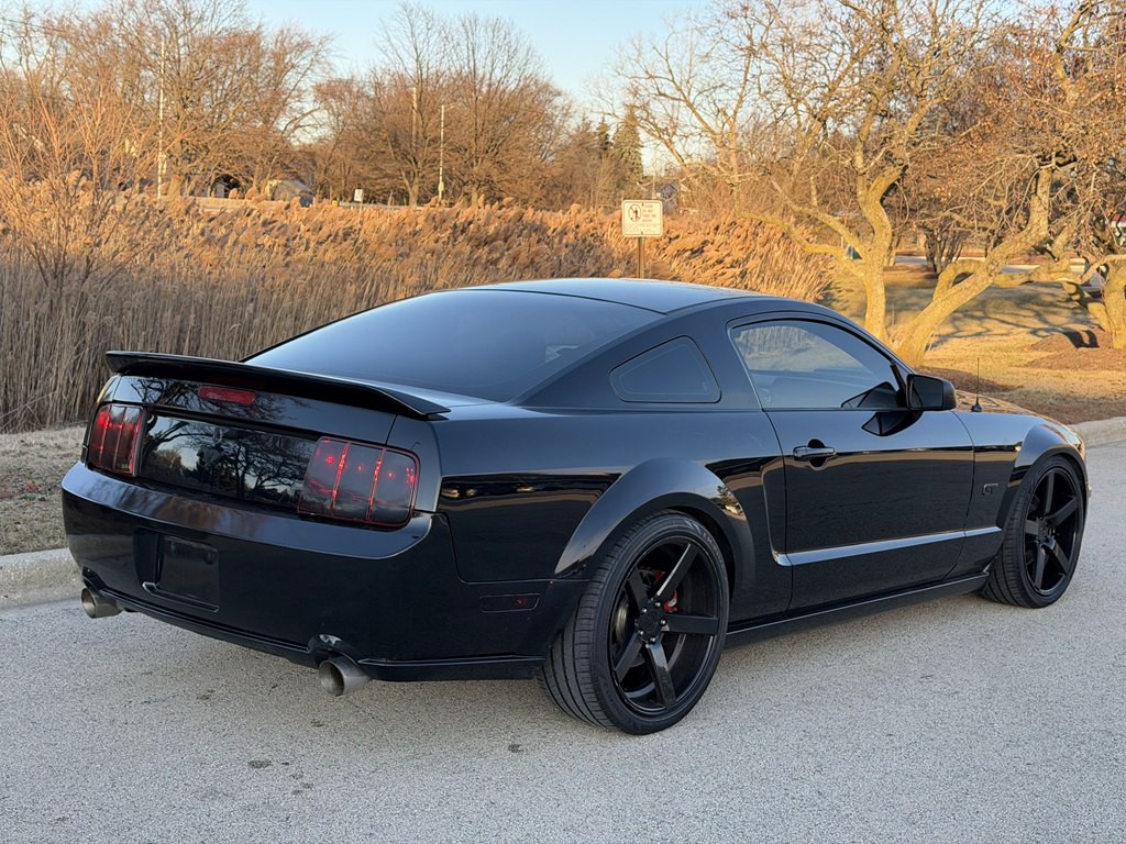 2007 Ford Mustang Image 2