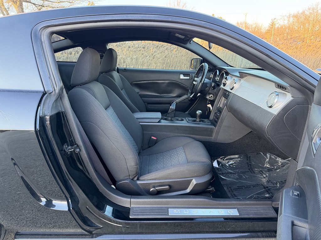 2007 Ford Mustang Image 21