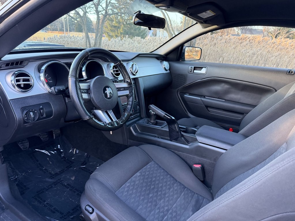 2007 Ford Mustang Image 25