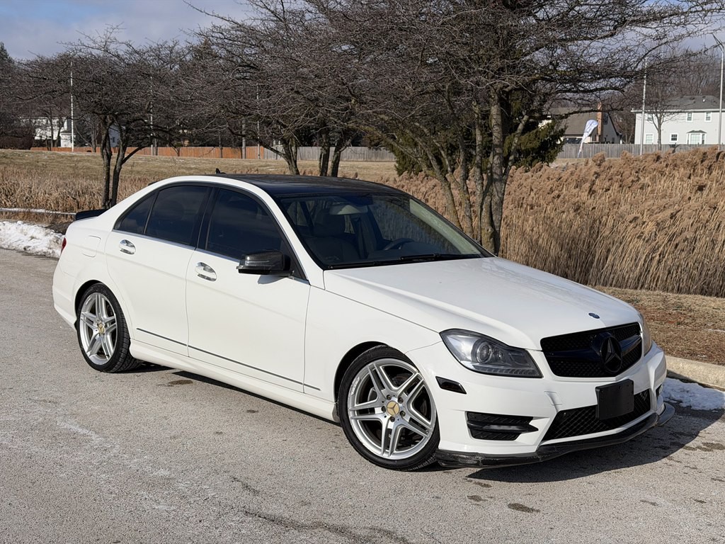 2012 Mercedes-Benz C-Class Image 3