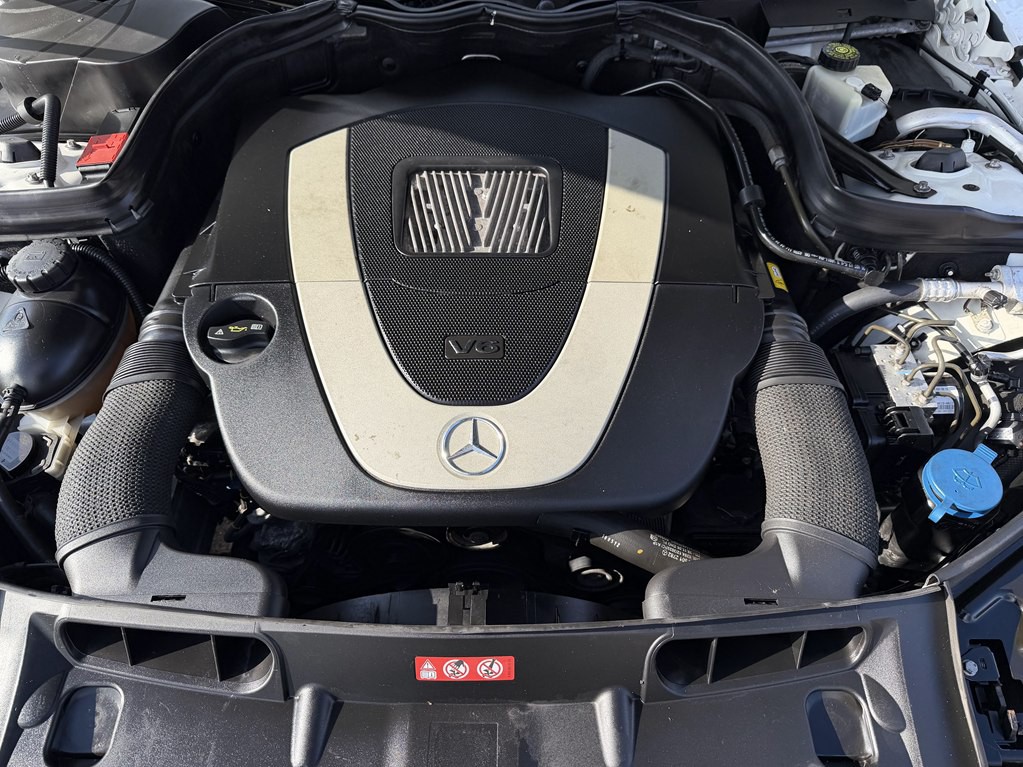 2012 Mercedes-Benz C-Class Image 16