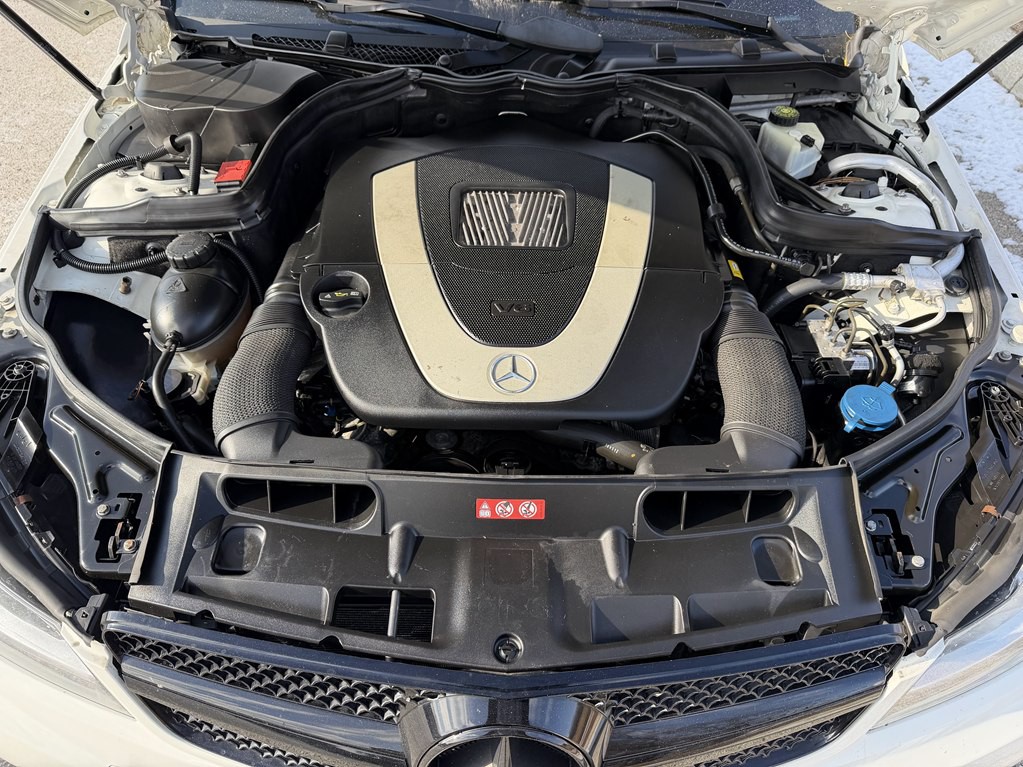 2012 Mercedes-Benz C-Class Image 17